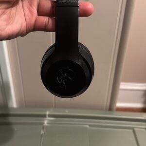 Beats Solo 4